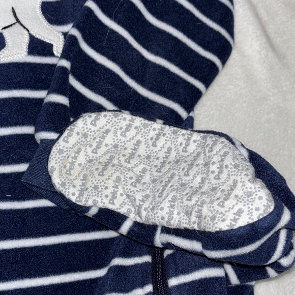 (2 for $10) PEKKLE Striped polar bear footie / sleeper 🐻❄️ 2T - Picture 7 of 9
